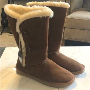 BRAND NEW WHITE MOUNTAIN CHESTNUT SUEDE BOOTS